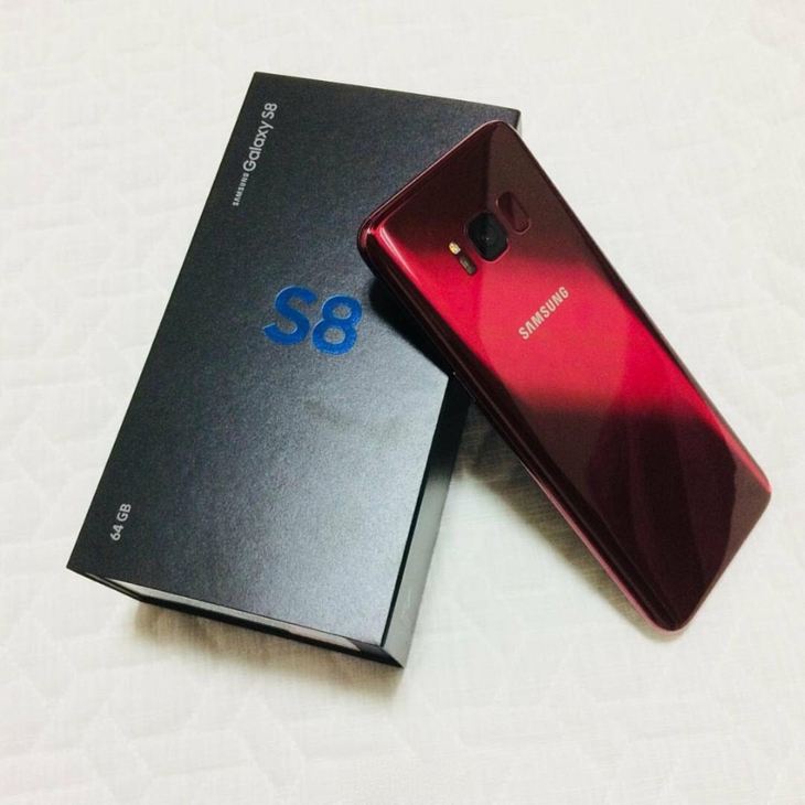 Samsung S8 maple leaf red or 26 on sale